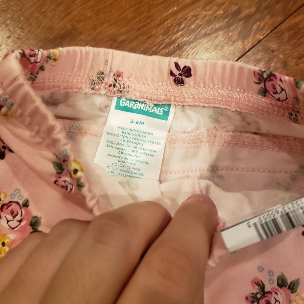 NWT Baby girls ruffle butt pink roses floral leggings size 3-6mos - Picture 3 of 3